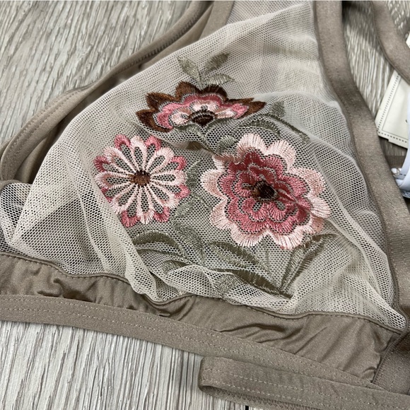 Forever 21 Lace Bralette size L - Picture 3 of 6